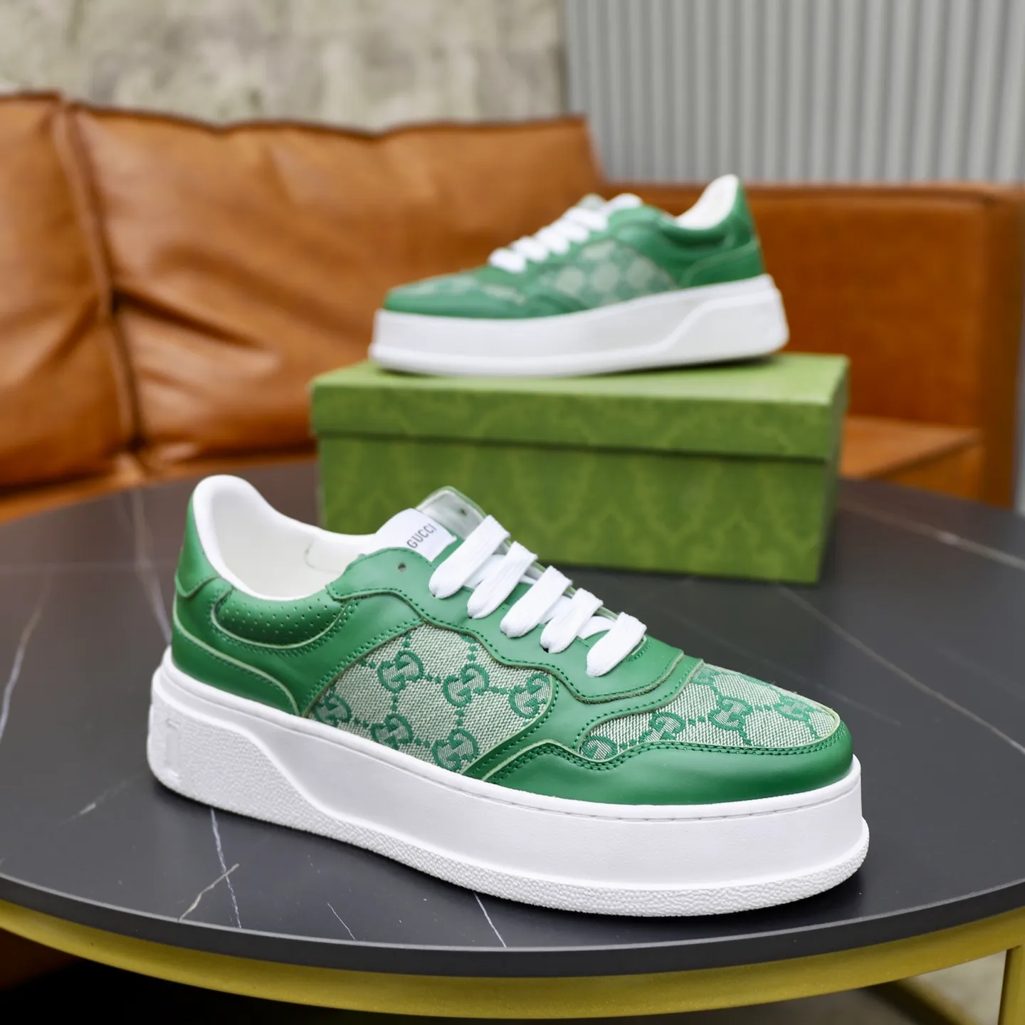 Men's shoes: 400💰🙅‍♂️🙅‍♂️🙅‍♂️ Brand: GUCCI Standard code: 38-44 (45 customized) Grade: Same as the official website Material: Original leather splicing brand cloth Comfortable and breathable sheepskin lining Lightweight wear-resistant outsole Style category: Men's fashion casual shoes Sports shoes Distinguished luxury brand elements Top luxury Color: actual picture color